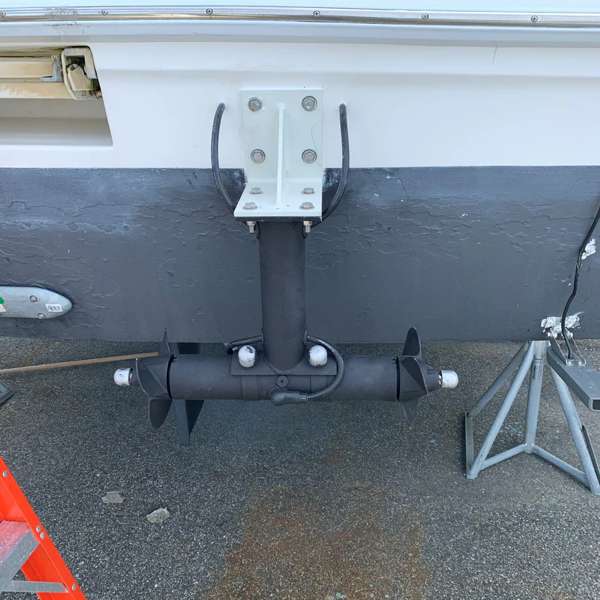 Sideshift ST350 Stern Thruster 24v DC - Black - Image 3